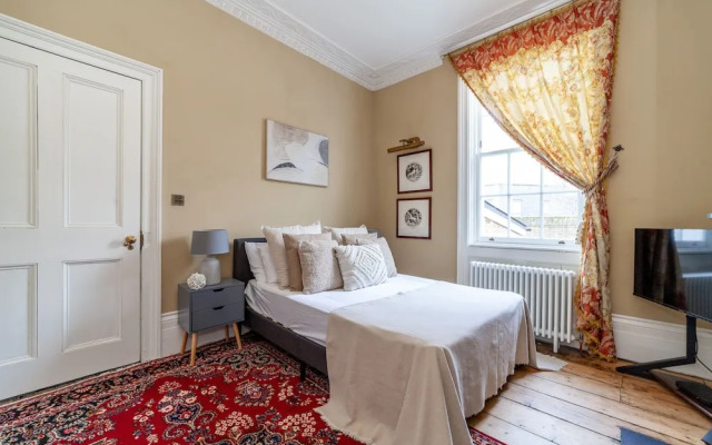 Modern & Stylish House in Deptford