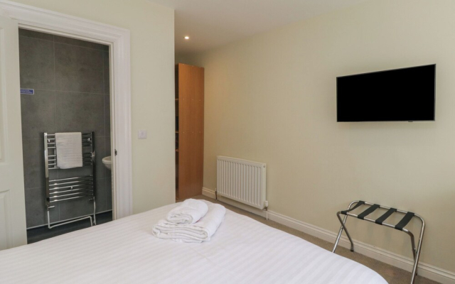 Harcombe House Rooms - First Floor Double