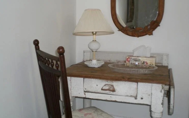 Elizabeths Rose Cottage
