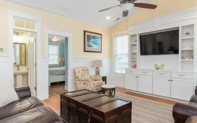Alpha Breeze by Oak Island Accommodations