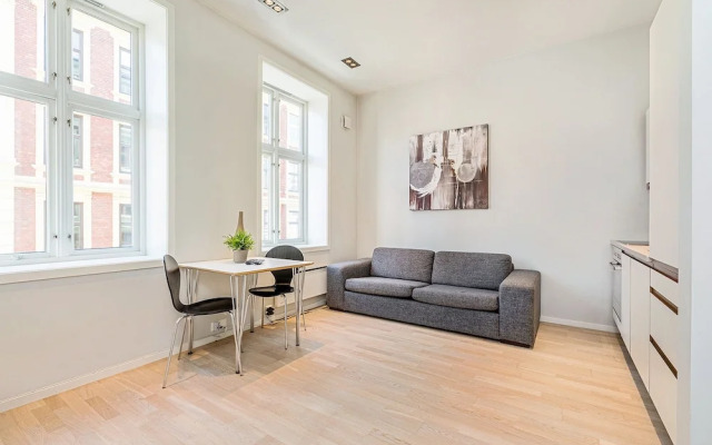 Central 1 Bedroom Apartment
