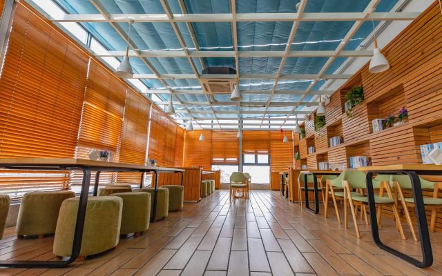 Lavande Hotel (Kunshan High-speed Railway South Station Yushan Square Metro Station)