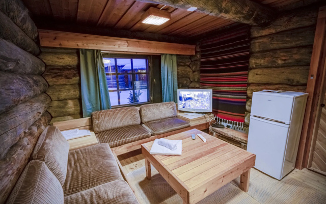 Kuukkeli Log Houses Porakka Inn