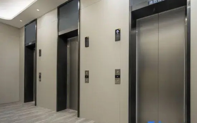 Utang Youtang Design Hotel (Taikoo Li Jiuyan Bridge Subway Station)