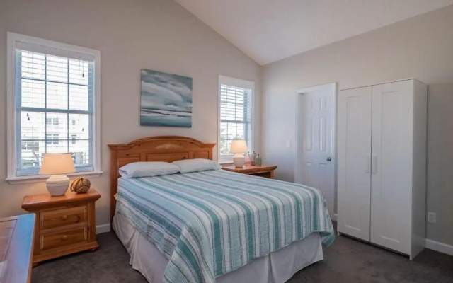 Smart Pelican by Oak Island Accommodations