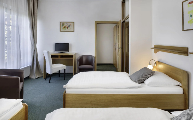 Hotel OYA