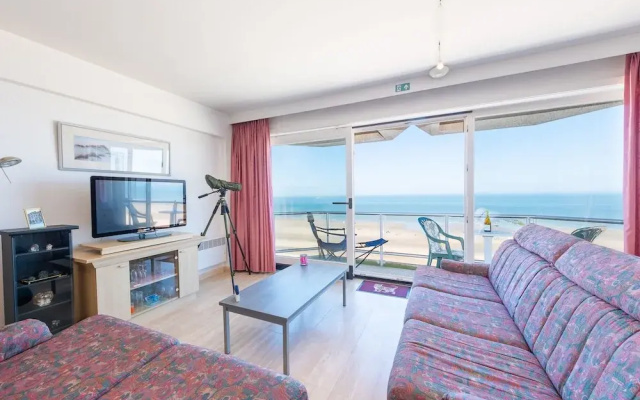 Bright Apartment With sea View