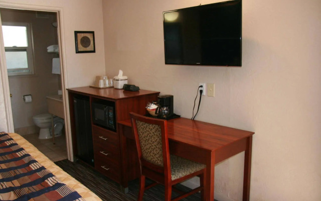 Civic Center Lodge