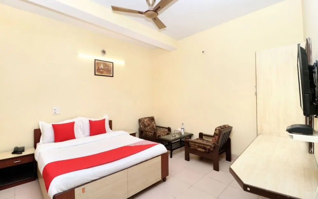 Oyo 30127 Hotel Sabina International