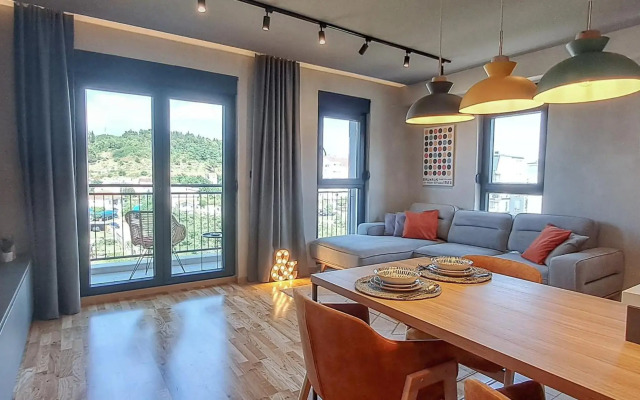 Stylish NEW One Bedroom Apartment