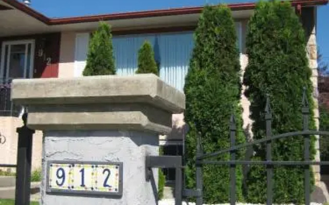 Four Cedars Accommodation