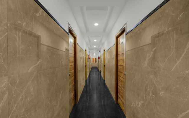 Super Townhouse Financial District Gachibowli Formerly Srinika Inn