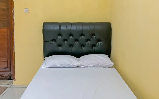 Penginapan Diar near Pantai Santolo