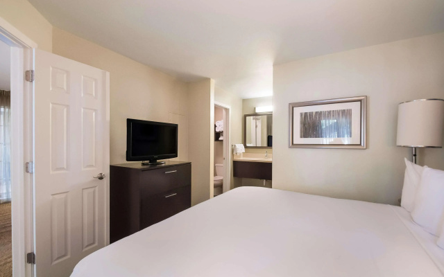 Sonesta ES Suites Dulles Airport