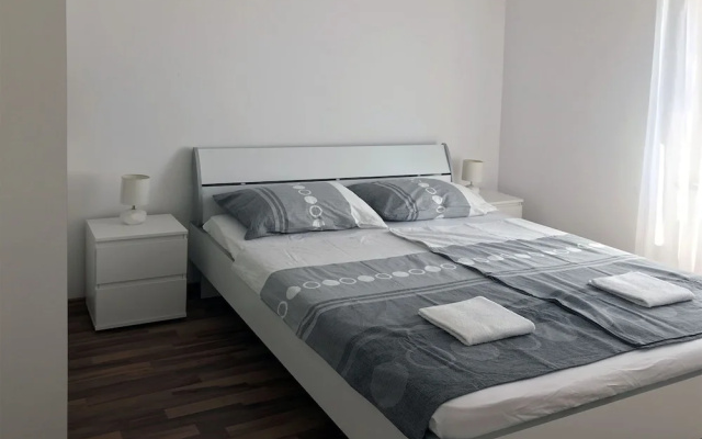 Spacious Apartment in Novalja near Sea
