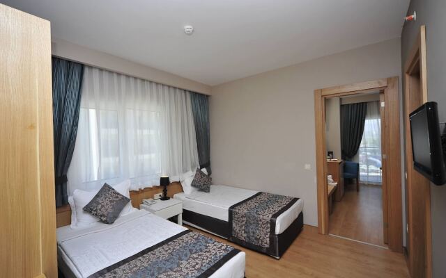 Отель Lake & River Side - All Inclusive комната для гостей