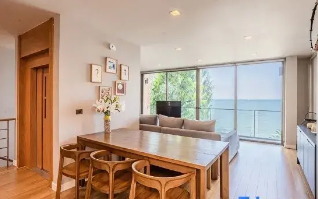 Sandbox 6 (3BR-max 12 guests)