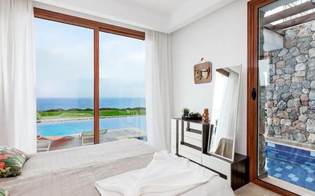 Luxurious Villa With Breathtaking Seaview