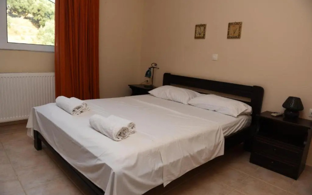 Antonis Studios & Apartments