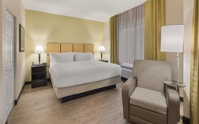 Candlewood Suites Charlotte - Arrowood by IHG