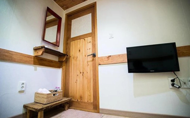 Jeongju Star World Pension