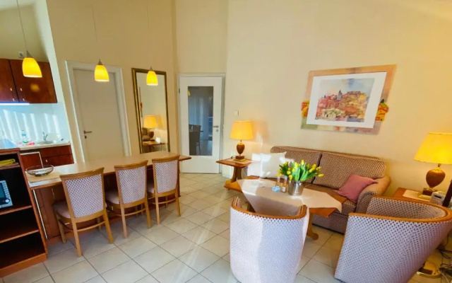 Residenz Bleichröder - Ferienwohnung Charlotte