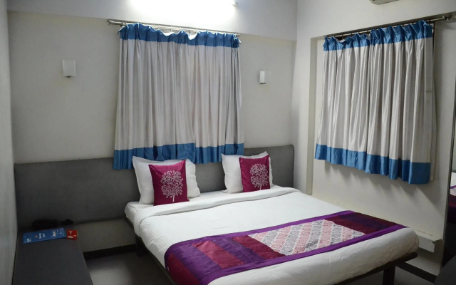 OYO 4016 Hotel Grand Ashwin