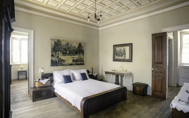 House 1910 by Zante Plaza