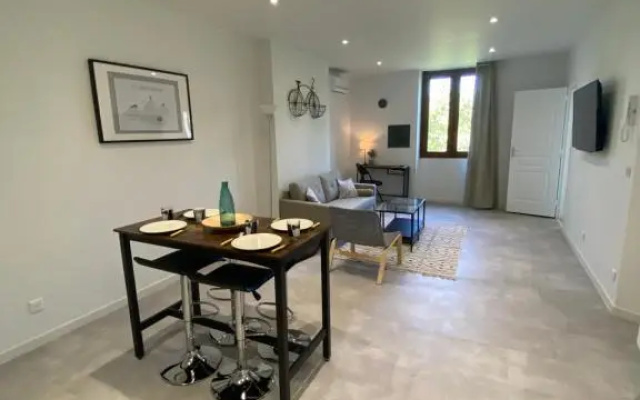 T3 2 chambres-centre-ville Place d'Armes Clim-Wifi
