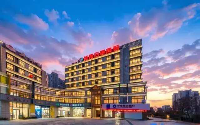 Lingxiu Siji Hotel