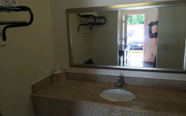 Regency Inn and Suites