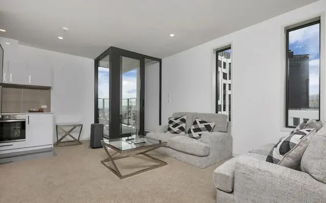 QV Brand New in the City - 889