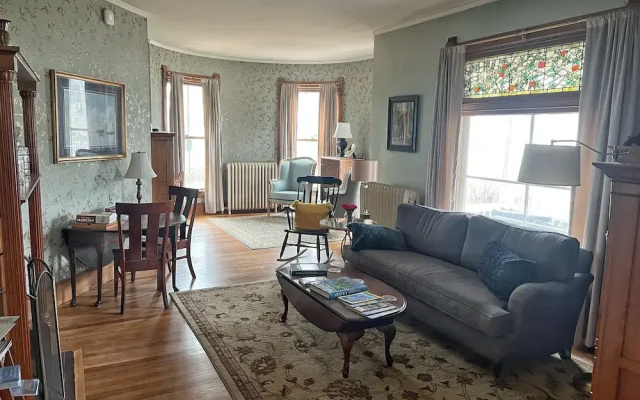 LimeRock Inn
