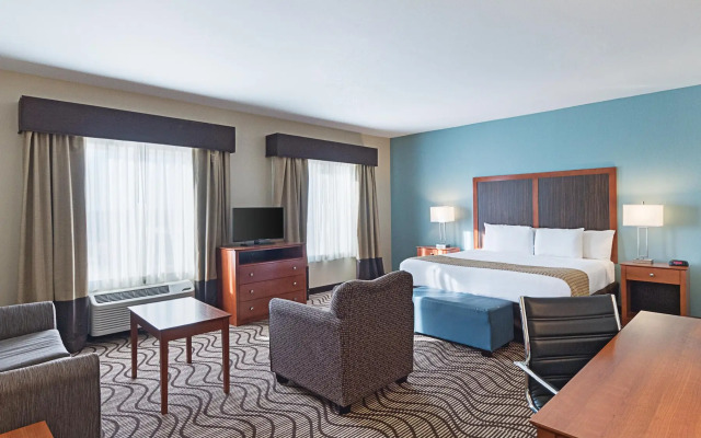 La Quinta Inn & Suites by Wyndham Mathis