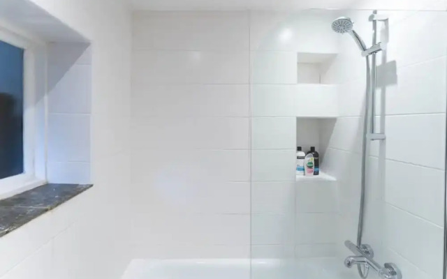 Host Stay Waterloo Apartment