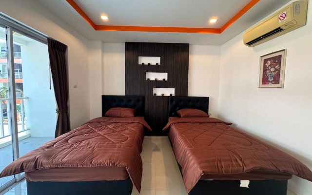 Pool-view Studio With Balcony - New Nordic VIP 4, Pratumnak