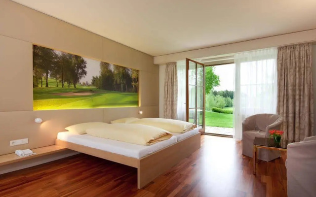 Golfhotel Bodensee by Michael Ritter