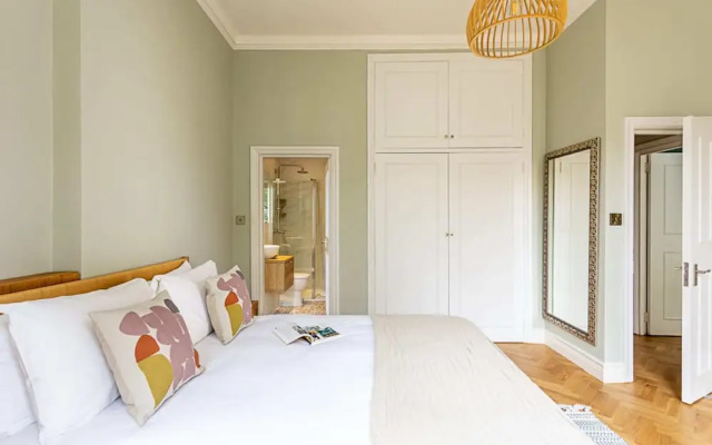Newly Renovated One Bedroom Kensington Flat