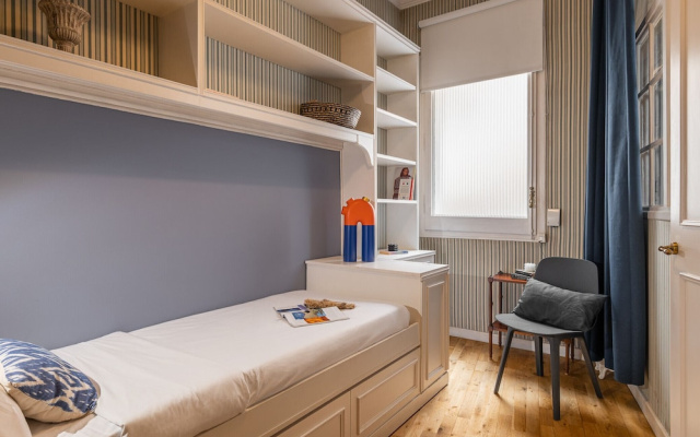 Balmes Apartment by Olala Homes