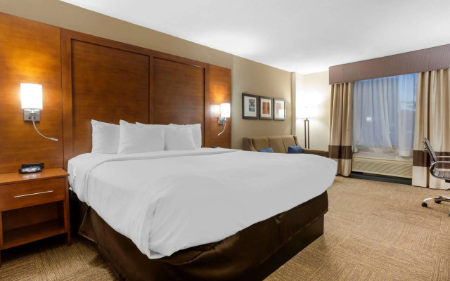 Comfort Inn & Suites Presidential - Downtown Little Rock