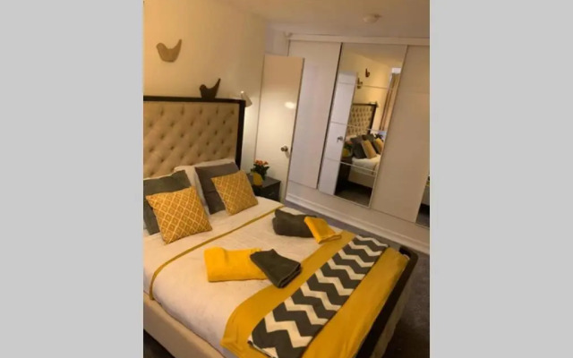 4 Bedroom House Coventry Hosted By SnoozeNow