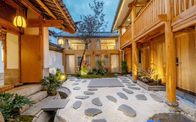 Lijiang Anlu Jingyuexuan Inn