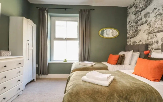 Castlewood Cottage