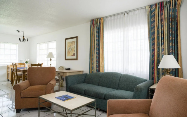 Carriage House Resort Motel