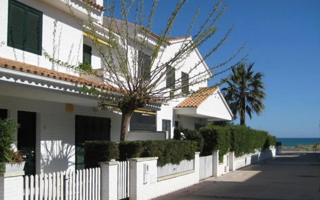 AT048 Gregal