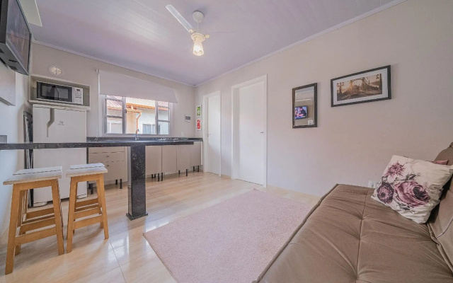023 - Lindo Residencial com Piscina e Jacuzzi em Bombas