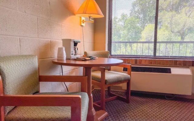 Hillside Lodge