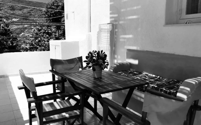 Stylish Home for 6 in Adamas