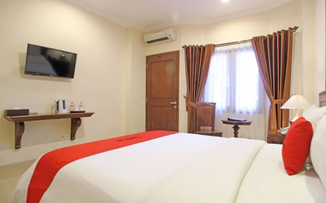 RedDoorz Premium At The Garden Suites Solo