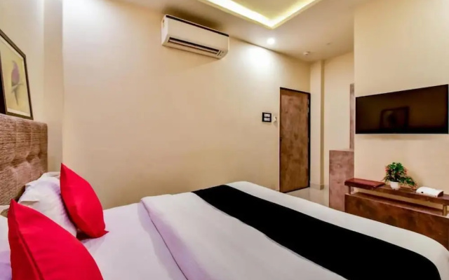 Hotel Frontier Royal